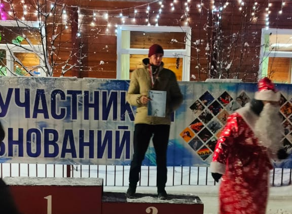 Награждение призера «Вечерней Новогодней гонки» по лыжным гонкам в Барабинске